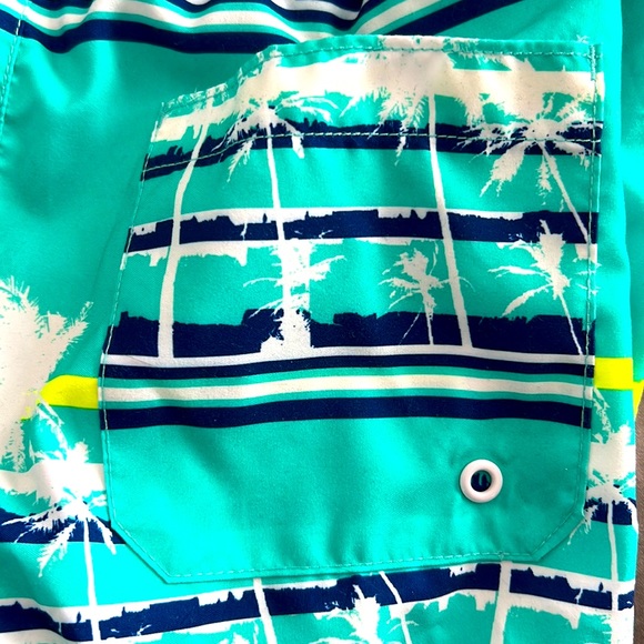 NEW with tags - Boys Swim Trunks. Size XL - Picture 5 of 5